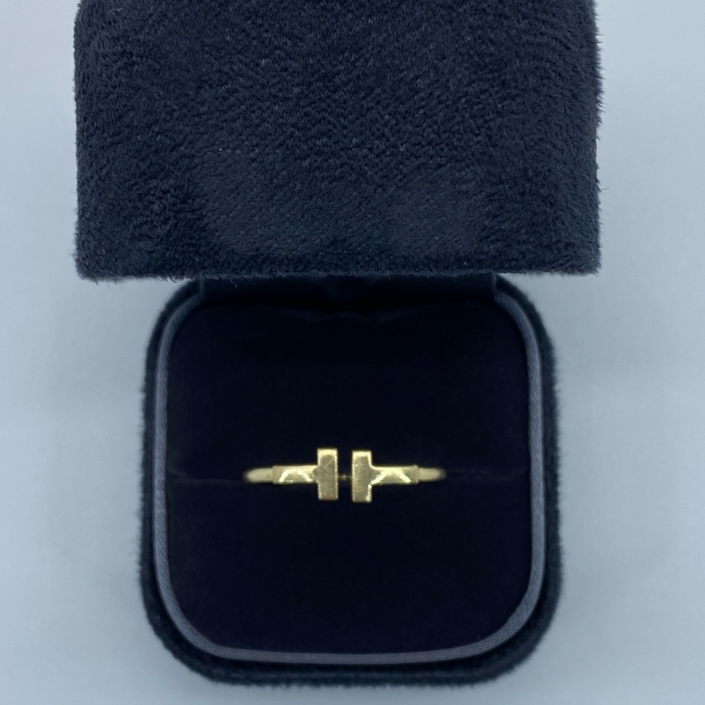 Tiffany T Wire Ring in 18k Gold - Picture 9 of 12